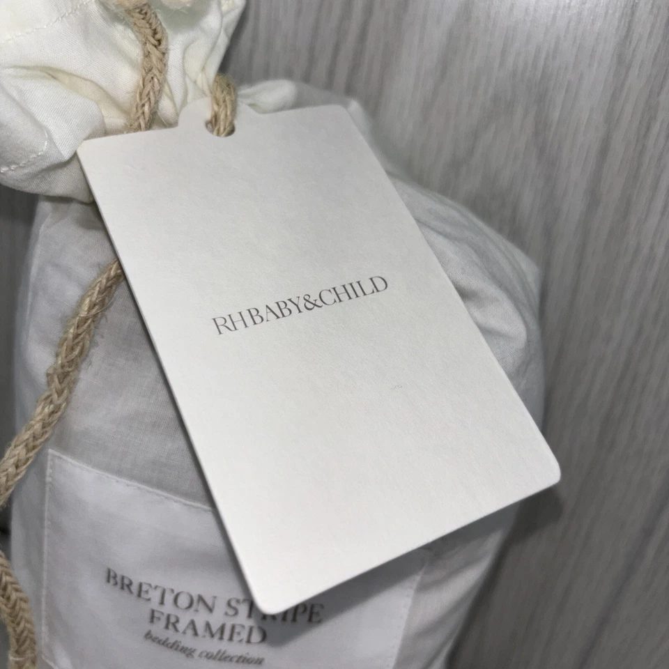 Falda de cuna con marco a rayas bretonas para bebé y niño Restoration Hardware azul marino Foto 2 de 3