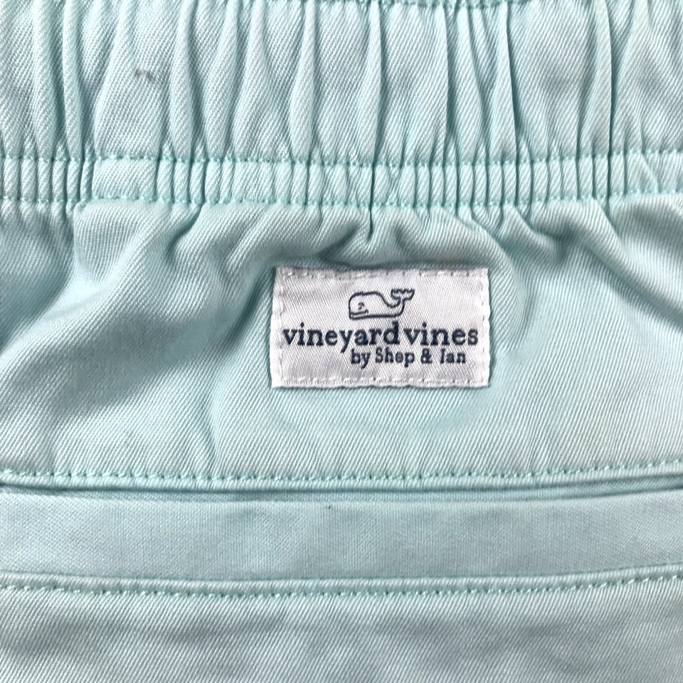 Shorts feminino Vineyard Vines médio azul frente plana curto cordão baleia - Imagem 4 de 4