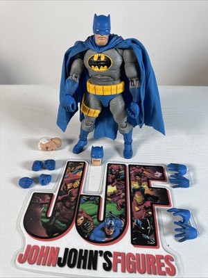 MAFEX No. 139 Batman Blue Ver & Robin (The Dark Knight Returns) *BATMAN ONLY*