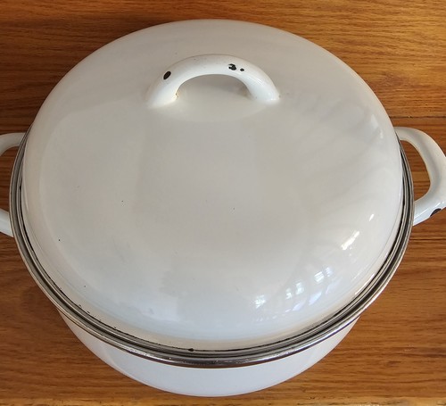 Enamelware 4.5 Qt Dutch Oven Lidded White 2 Handles 8x10" Preowned - Picture 5 of 13