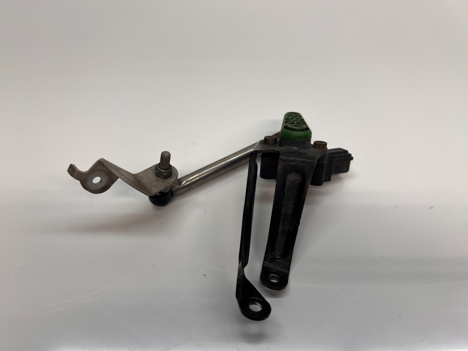 LAMBORGHINI AVENTADOR LEVEL RIDE SENSOR + REAR LEFT BRACKET OEM 470941307