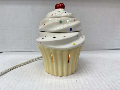 3 Piece PartyLite Birthday Cupcake Frosted Treat ScentGlow Wax Warmer Retired - Picture 15 of 18