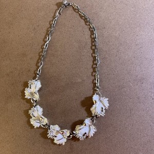 #3 VTG  Sarah Coventry Grape Leaf White Enamel Floral Link Silver Tone Adj Retro