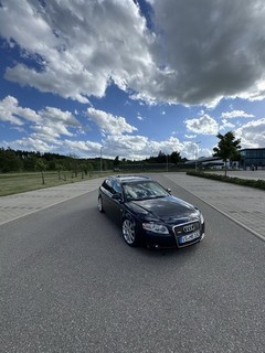 Audi A4 Avant 2.0Tdi Sline innen / außen
