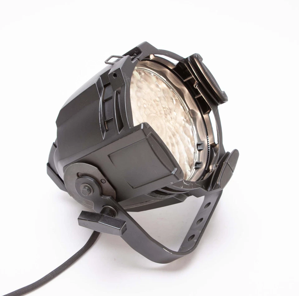 ETC Source Four PAR EA 750  Stage Light 750W  - with Pipe Clamp - 2 Available - Image 3 of 4