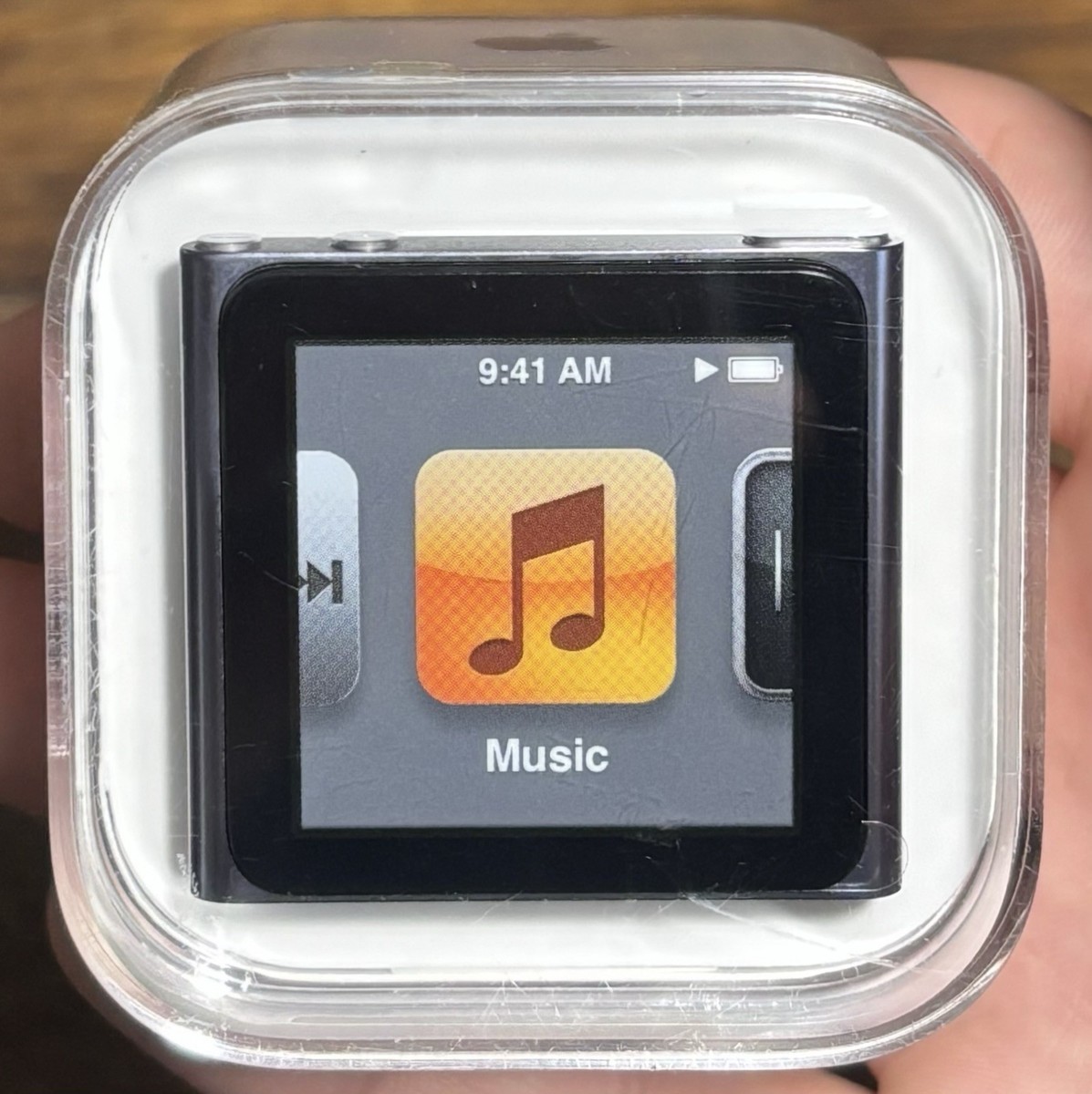 Apple iPod nano （6世代）　8GB Apple iPod Nano 6th Generation 8GB Blue-Like New Condition , No
