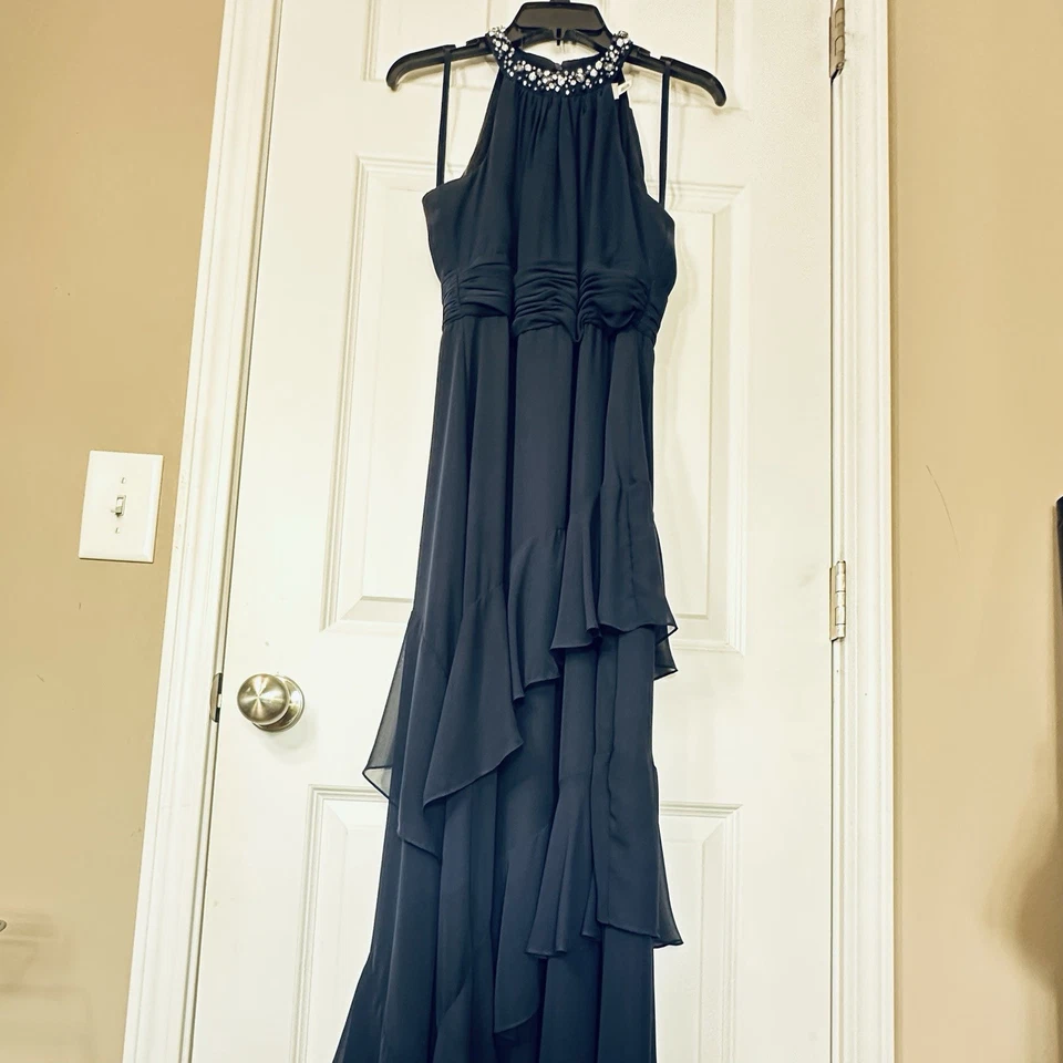 Maxi Vestido Eliza J Para Mujer Azul Marino con Volantes Halter Estrás Talla 6 Foto 2 de 4