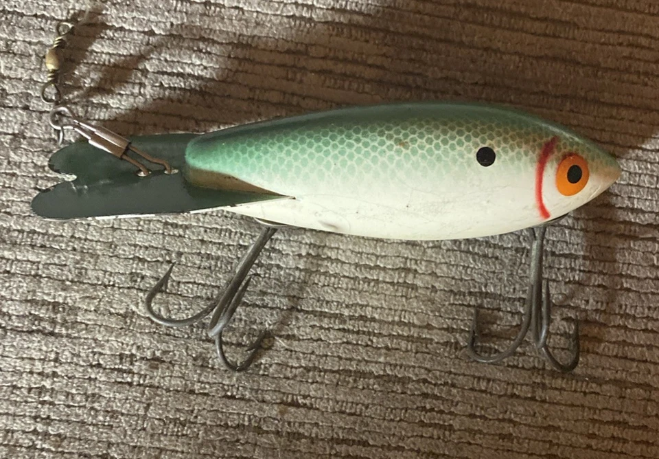 Bomber Lures 443 Vintage Fishing Lure Box Insert Green Shad - Image 3 of 4