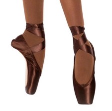 NWT Russian Pointe Rubin Pointe Shoes Sz 37.5 W5 V2, Flexible M U-Cut Almond Tan