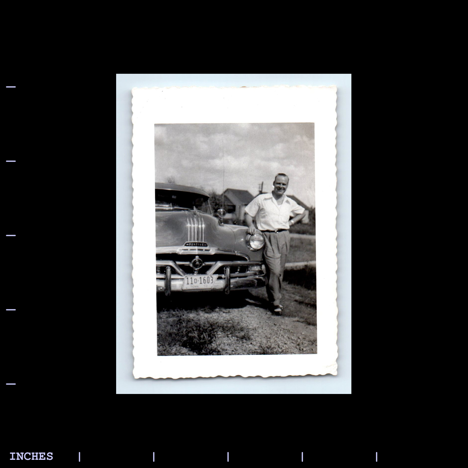 Old Vintage Photo SOLO MAN 1951 PONTIAC CHIEFTAIN CLASSIC CAR TENNESSEE PLATES