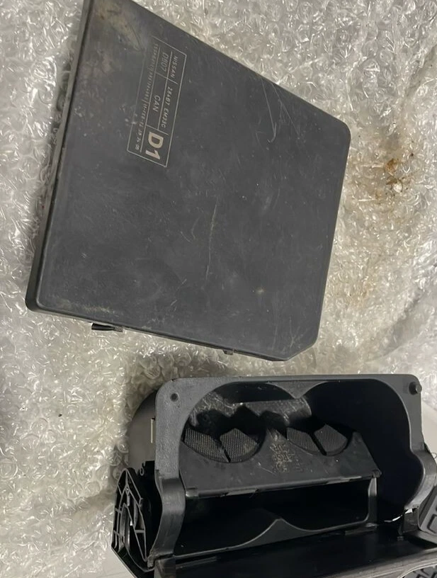 09-12 Nissan Versa Sedan Cup Holder 284B7-EM33C - Image 3 of 4