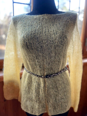 Lockerer handgestrickter dünner gelber Zitronenpullover Mohair, leichter flauschiger Pullover Pulli