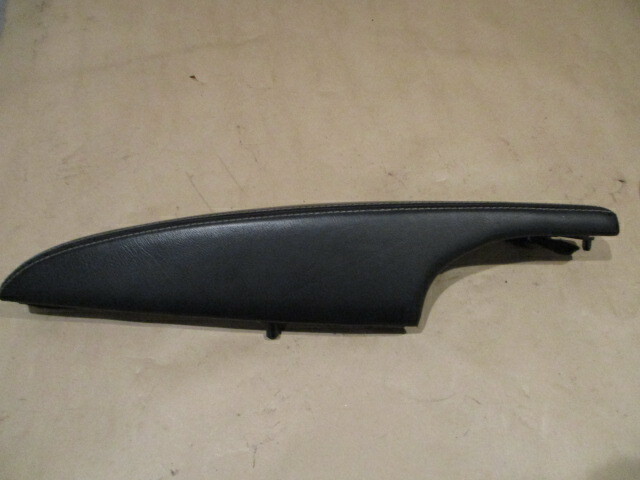 Maserati GranTurismo - RH Interior Door Arm Rest - Black - P/N 69910800
