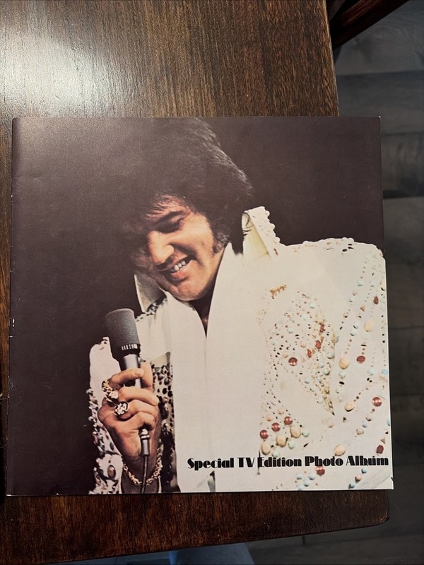 1970’s Elvis Presley Concert Special TV Edition Photo Album-RCA Concert Souvenir