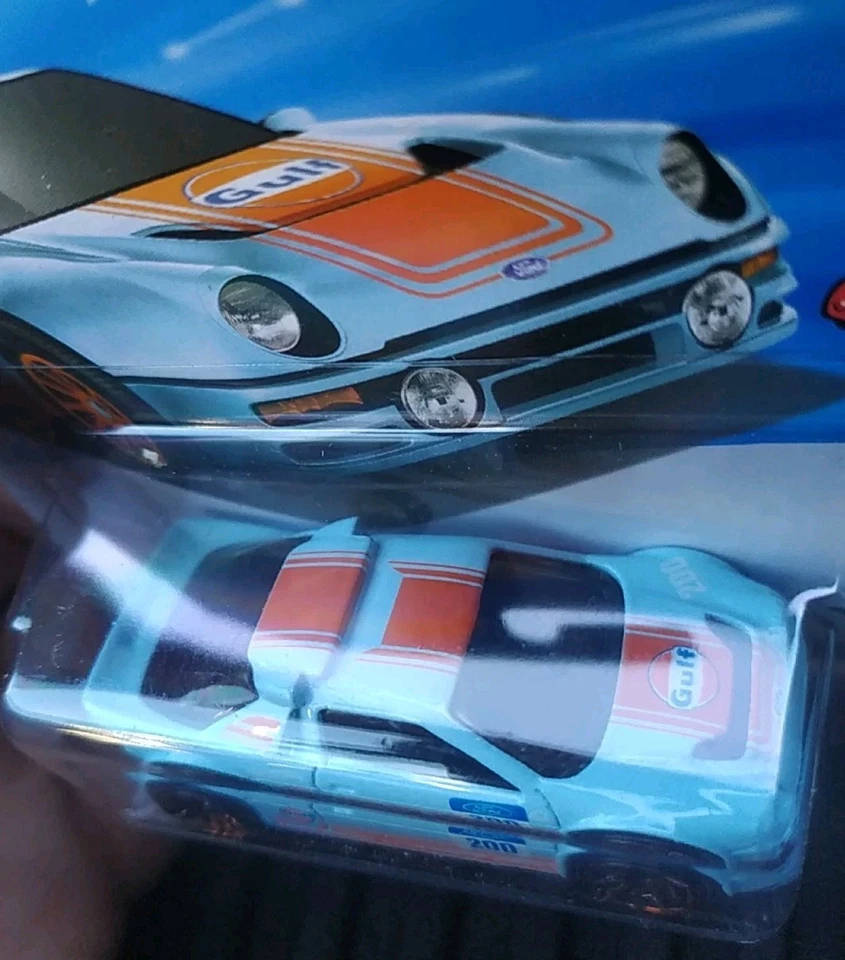 Hot Wheels Case Q 2025 Ford RS200 Gulf 1:64 - Immagine 3 di 4