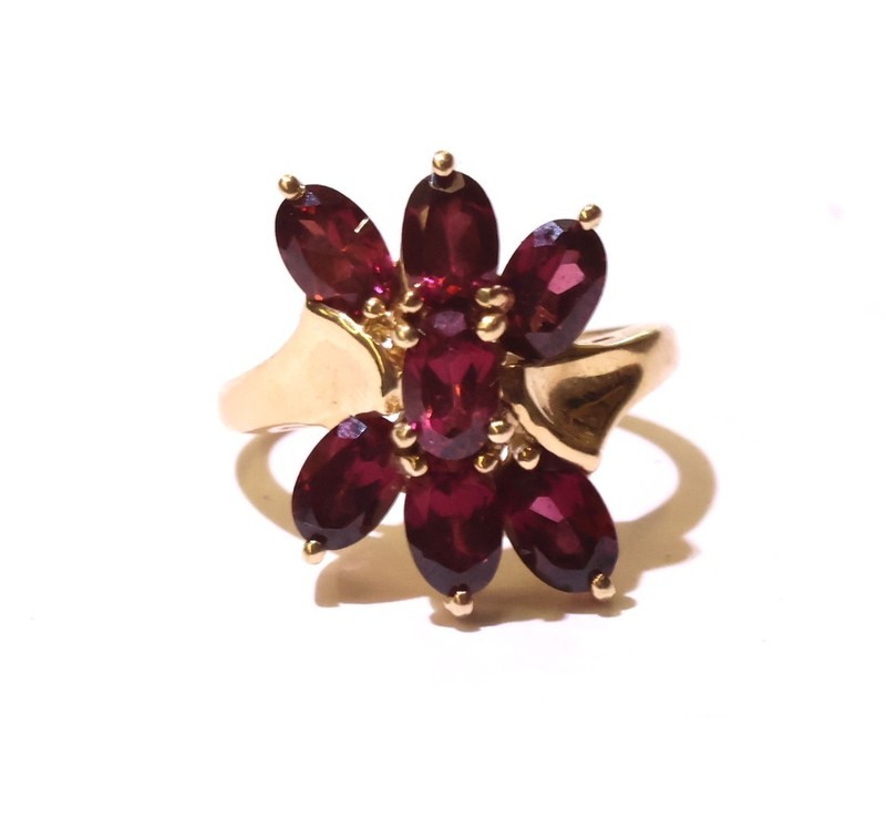 10K YELLOW GOLD oval cluster garnet gemstone ring 5.9g womens estate vintage