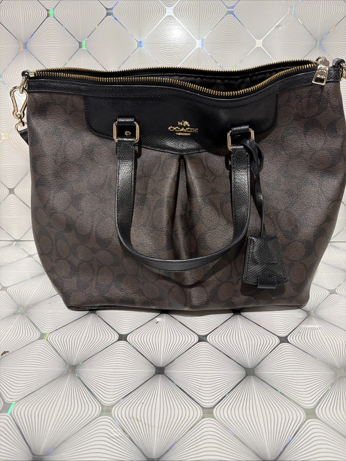 Coach handbags,purse,tote,shoulder strap,Brown signature logo-image
