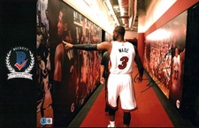 DWAYNE WADE SIGNED MIAMI HEAT HALL OF FAME BASKETBALL 11X14 PHOTO HOF BAS COA