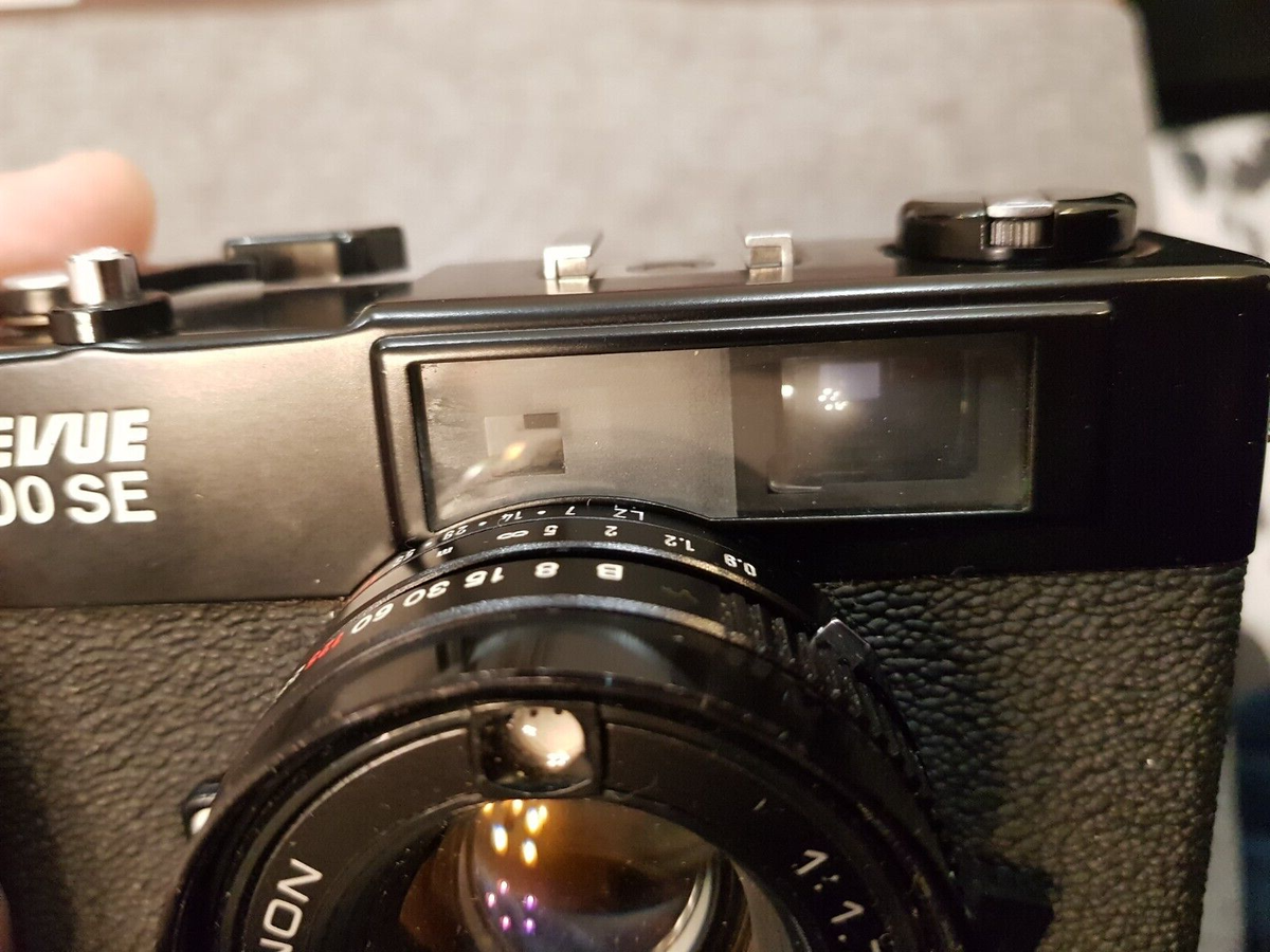 Vintage Revue 400 SE Compact Fixed Lens 35mm Shutter Priority
