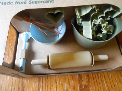 DANTOY BIOPLASTIC Children Kitchen Baking Set - NIB