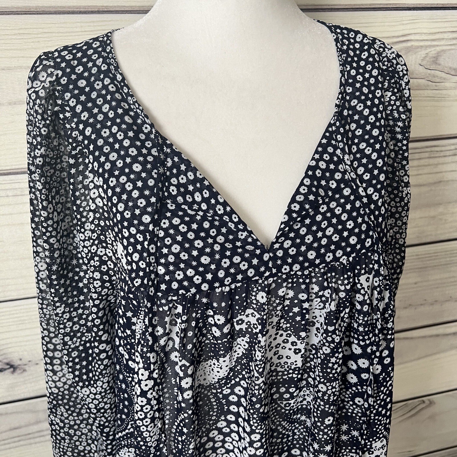 Gap Navy & White Floral Patterned Split V Neck Lo… - image 3