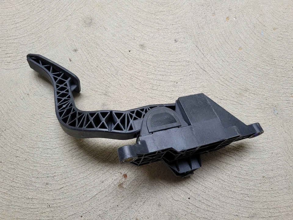 Sensor de pedal acelerador Chevrolet Aveo 2009-2010, Aveo5, G3 usado y probado Foto 4 de 4