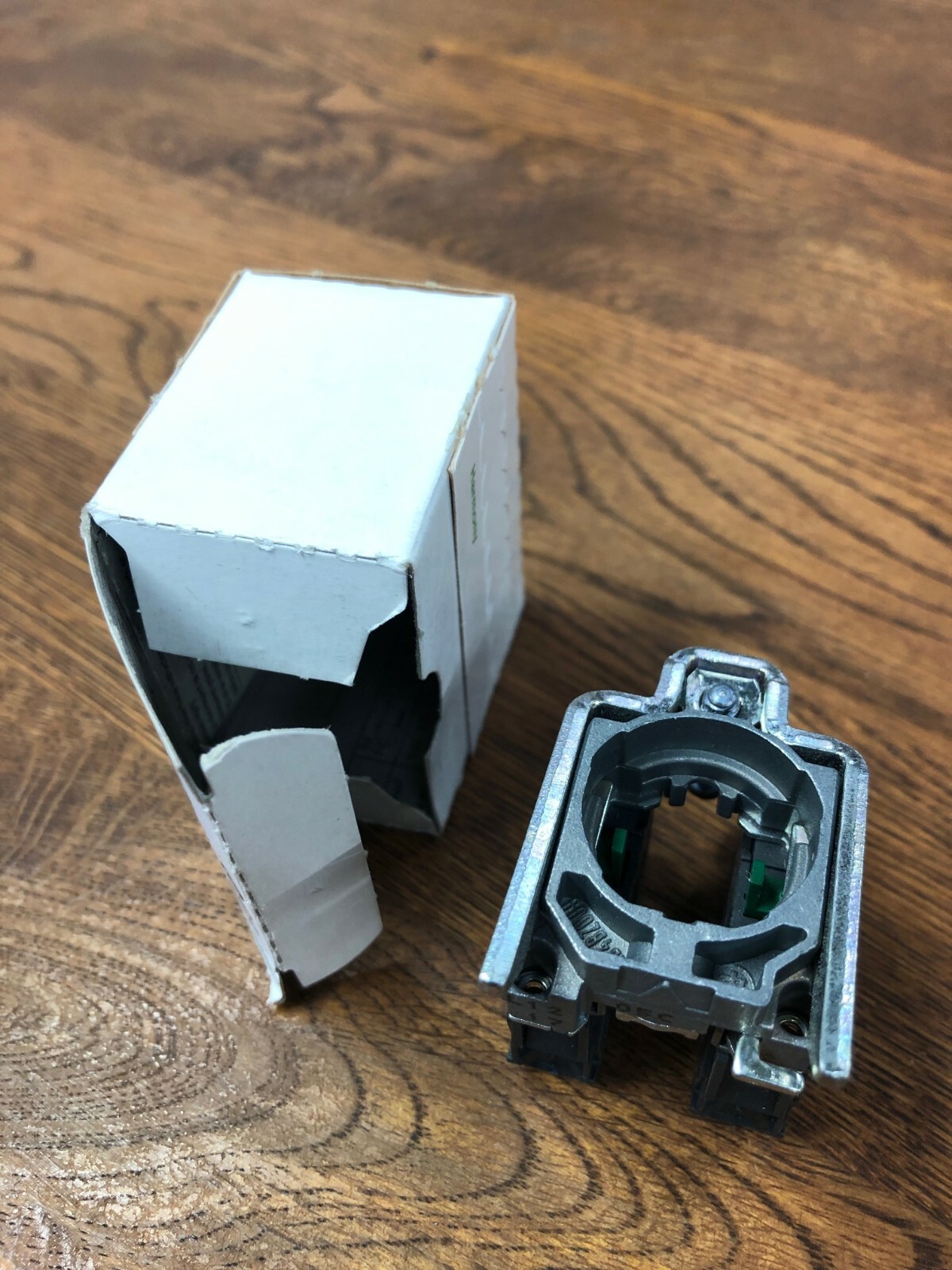 SCHNEIDER ZB4 BZ105 0088941