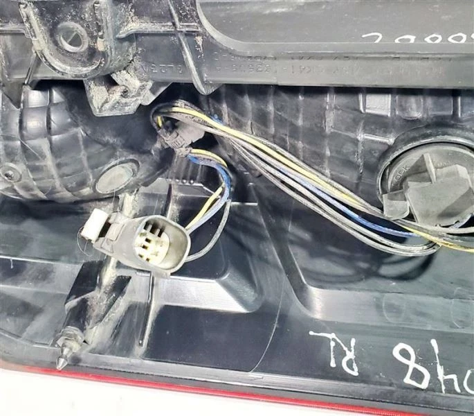 Luz trasera izquierda Ford Transit 250 2015 OEM necesita pulido Foto 3 de 4