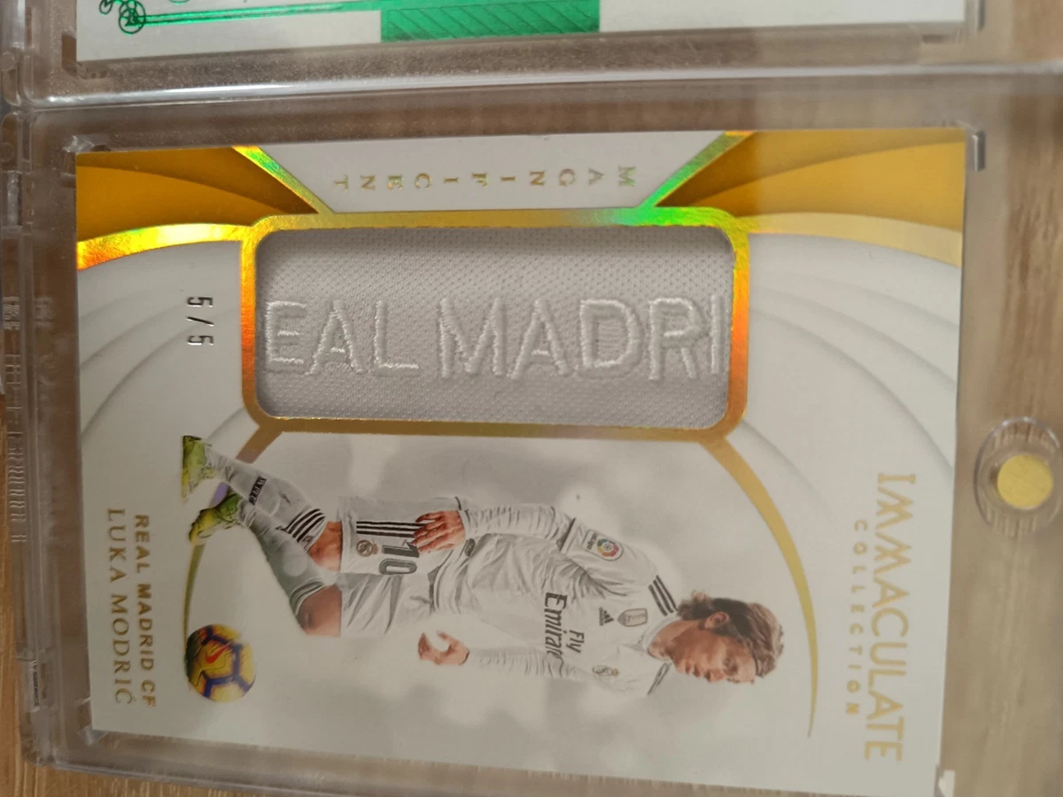 2018-19 Panini Immaculate Collection Soccer Trading Cards for sale
