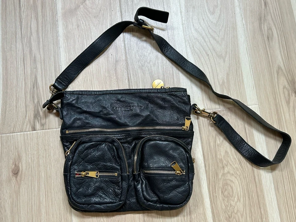 Bolsa/bolsa Liebeskind Berlin Anny Safari couro preto ombro/transversal - Imagem 2 de 4