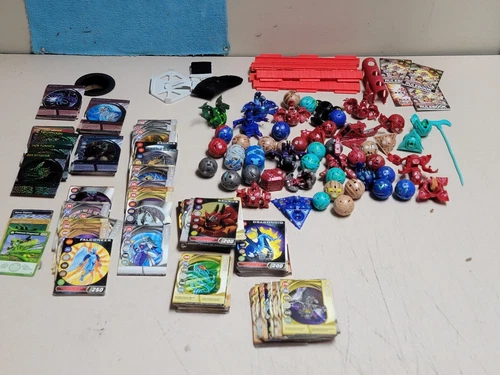 BAKUGAN HUGE LOT 50 Figures + 255 Cards * RARES & MORE! * Battle Brawlers