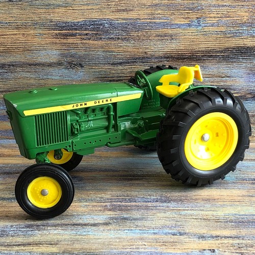 John Deere Vintage Metal Utility Farm Tractor Toy ERTL 1/16 Scale Die-cast #584