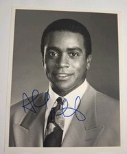 AHMAD RASHAD - SIGNED 8x10 B&W Photo SPORTSCASTER / MINNESOTA VIKINGS 