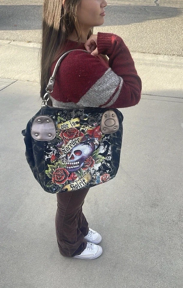 Bolsa feminina Y2k Vintage Ed Hardy "Love is Forever Spirit" braço caveira (não tenho certeza) - Imagem 2 de 4