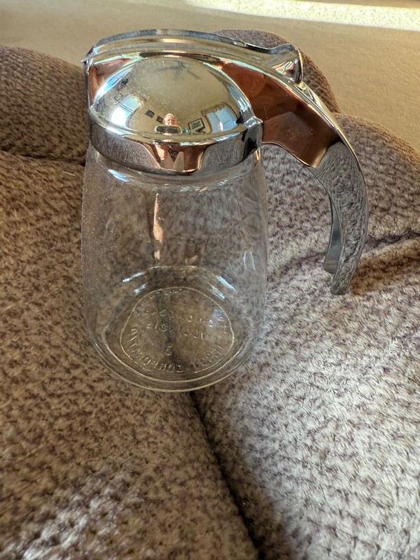 Syrup pouring jar, metal handle new never used