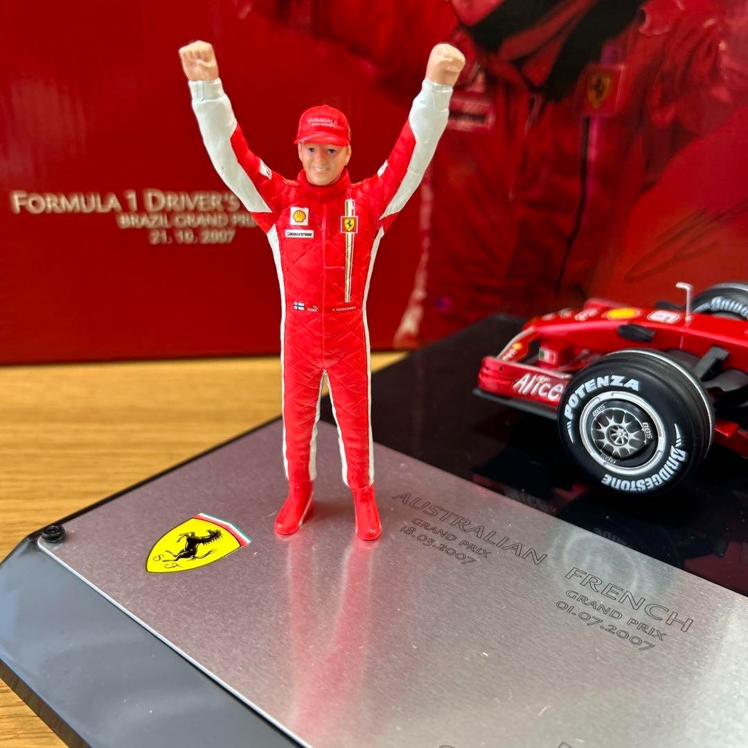 Hot Wheels Racing Kimi Räikkönen Ferrari F2007 1/18 F1 Champion