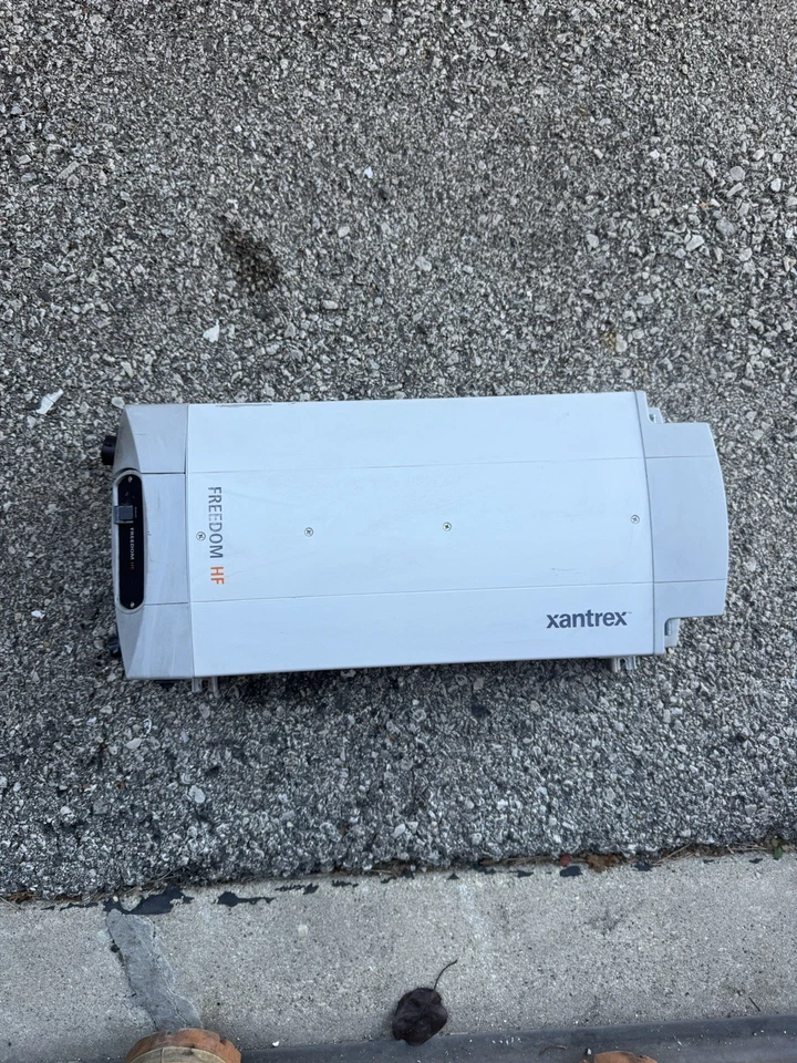 XANTREX 1.8KW Freedom HF 1800Inverter Charger - 120VAC 55A 12VDC - Image 2 of 4