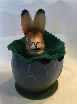 Alter Osterhase im Ei Pappmarche Candy Container Ostern OS47