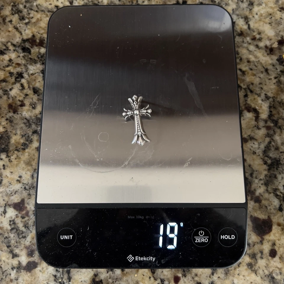 Corazones Cromados Doble Cruz Pavé Diamante con Cadena de Papel Foto 4 de 4