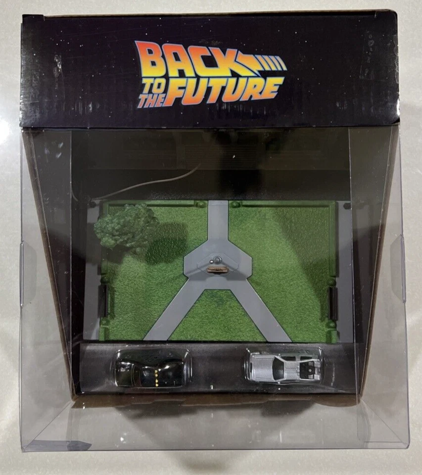 NEW 2025 JADA BACK TO THE FUTURE NANO SCENE   COURTHOUSEW/ TOYOTA PICKUP - Image 2 of 3