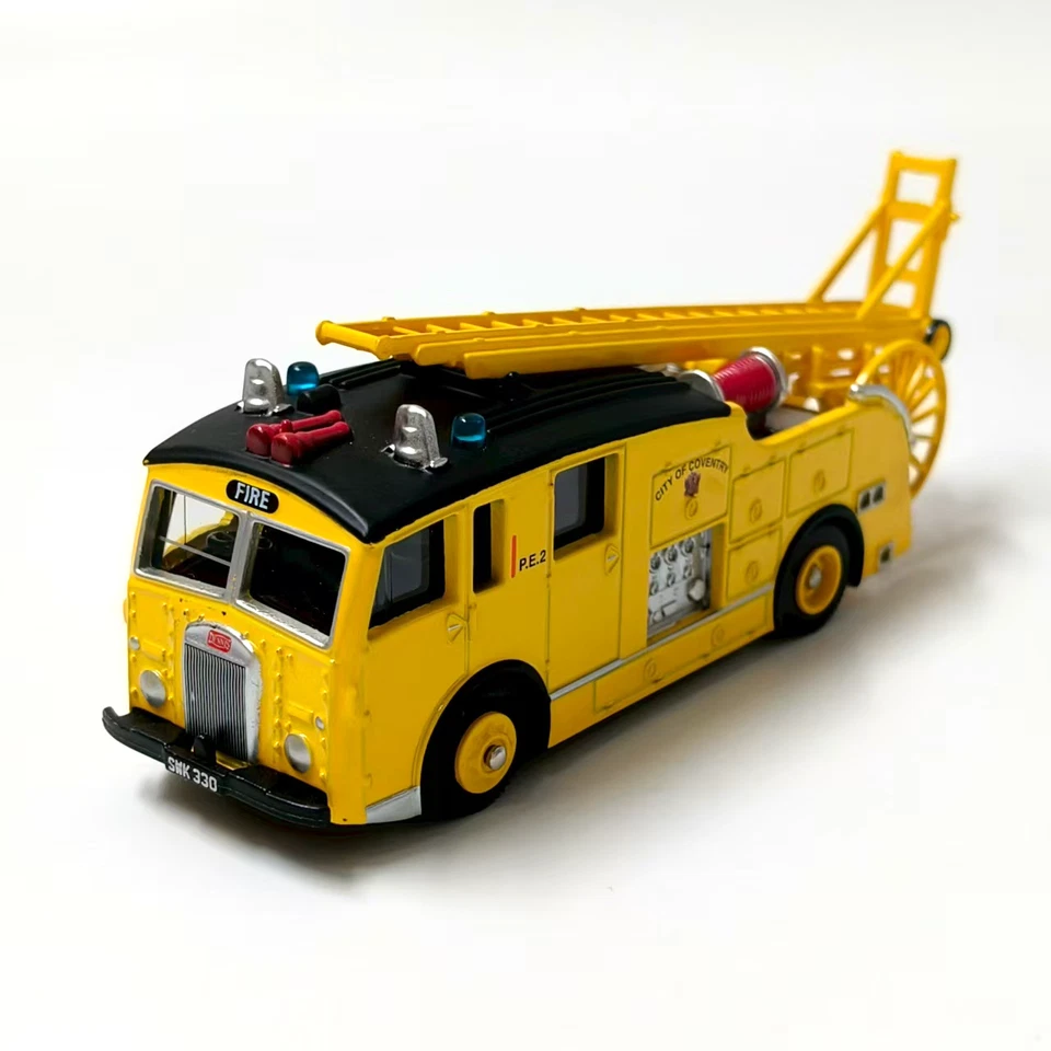 Classic British Dennis F12 Fire Engine 1:76 Diecast - Alloy Model Showpiece - Image 2 of 4