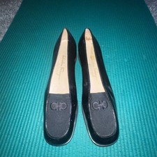 SALVATORE FERRAGAMO BOUTIQUE BLACK PATENT LEATHER LOAFERS size 8 2A