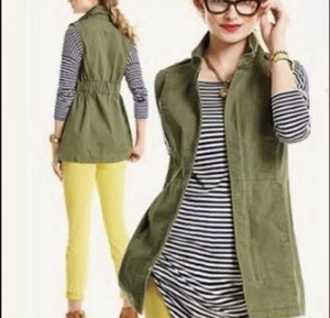 Cabi 5101 Explorer Vest Jacket Utility Army Green Size M  Cargo Military Style