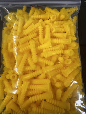 300- #10 Ribbed Plastic Drywall Anchors Yellow 1.25  LONG