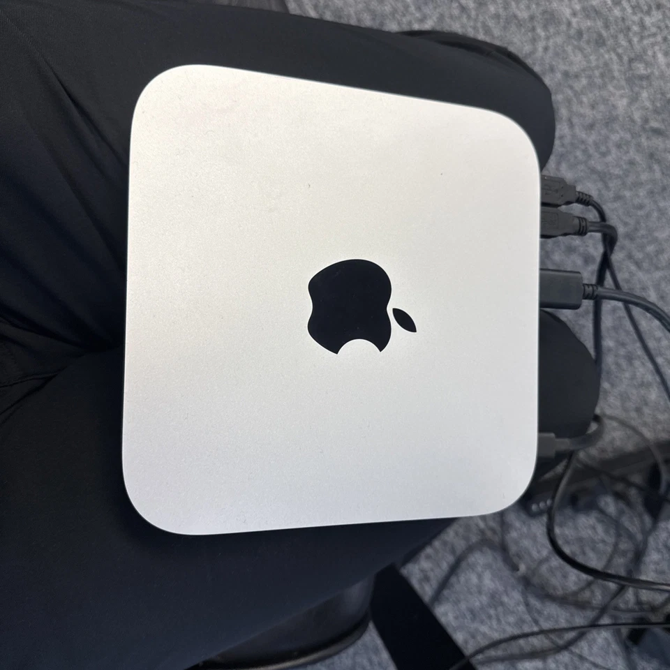 Apple Mac mini (256GB SSD, M2, 8GB, Gigabit Ethernet) Silver - MMFJ3LL/A - Image 2 of 4