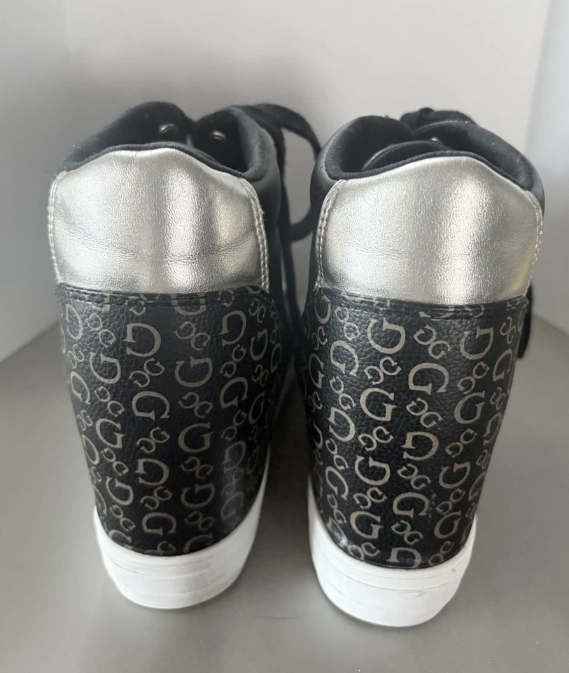 Zapatillas altas Guess negras con cuña usadas talla 8M buen estado Foto 4 de 4