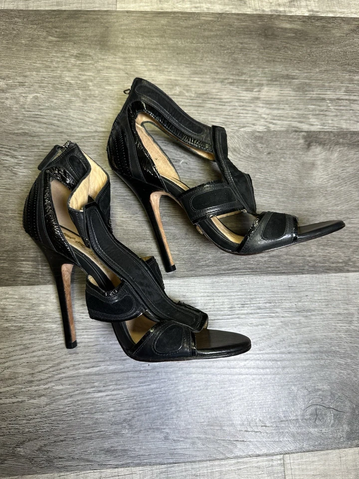 L.A.M.B. Sandalias de tacón alto con tiras recortadas de cuero negro talla 9M hechas en Brasil Foto 3 de 4