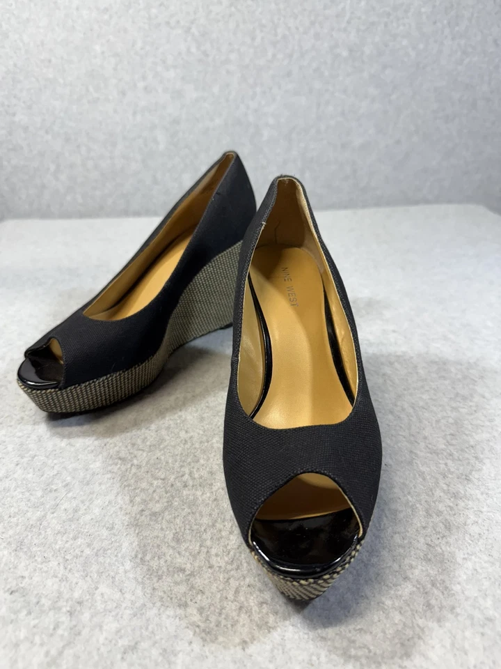 Zapatos Nine West para mujer talla 6,5 negros punta abierta tacones de cuña plataforma zapatos de salón de lona Foto 3 de 4