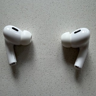 Apple AirPods Pro 2nd Generation White [A2700]