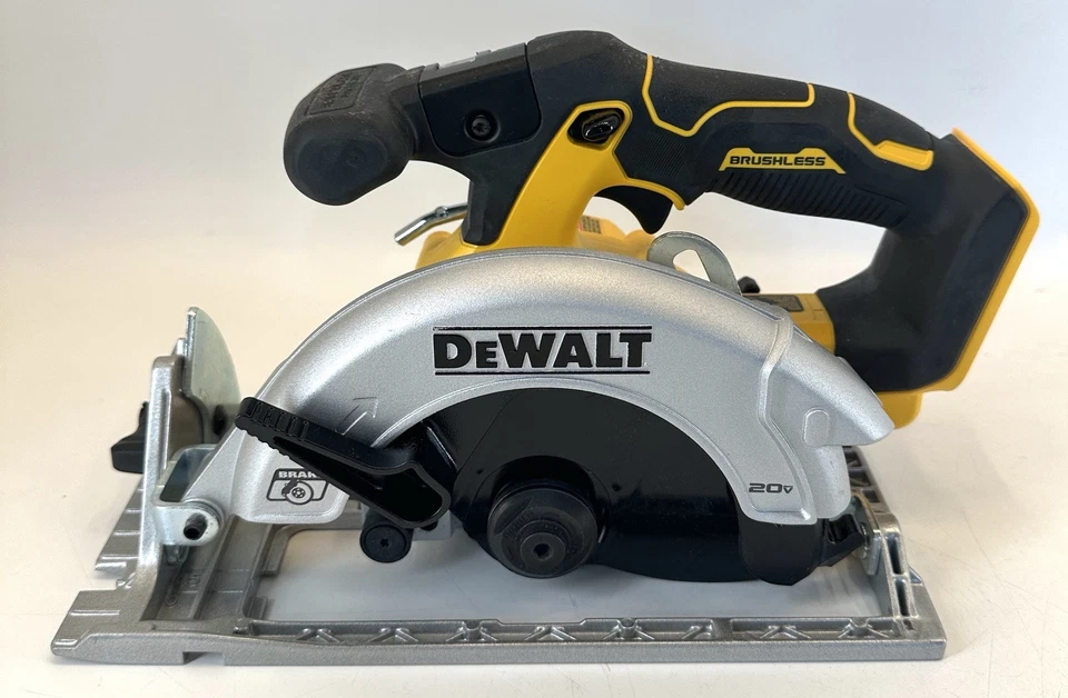 DeWalt 20V Max 6 1/2 in Sidewinder Circular Saw Brushless Tool Only DCS565B - Image 2 of 4